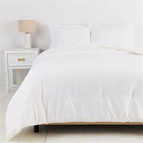 Dimensions (Overall) 94 Inches (L), 66 Inches (W) Fill. . Simply essential comforter